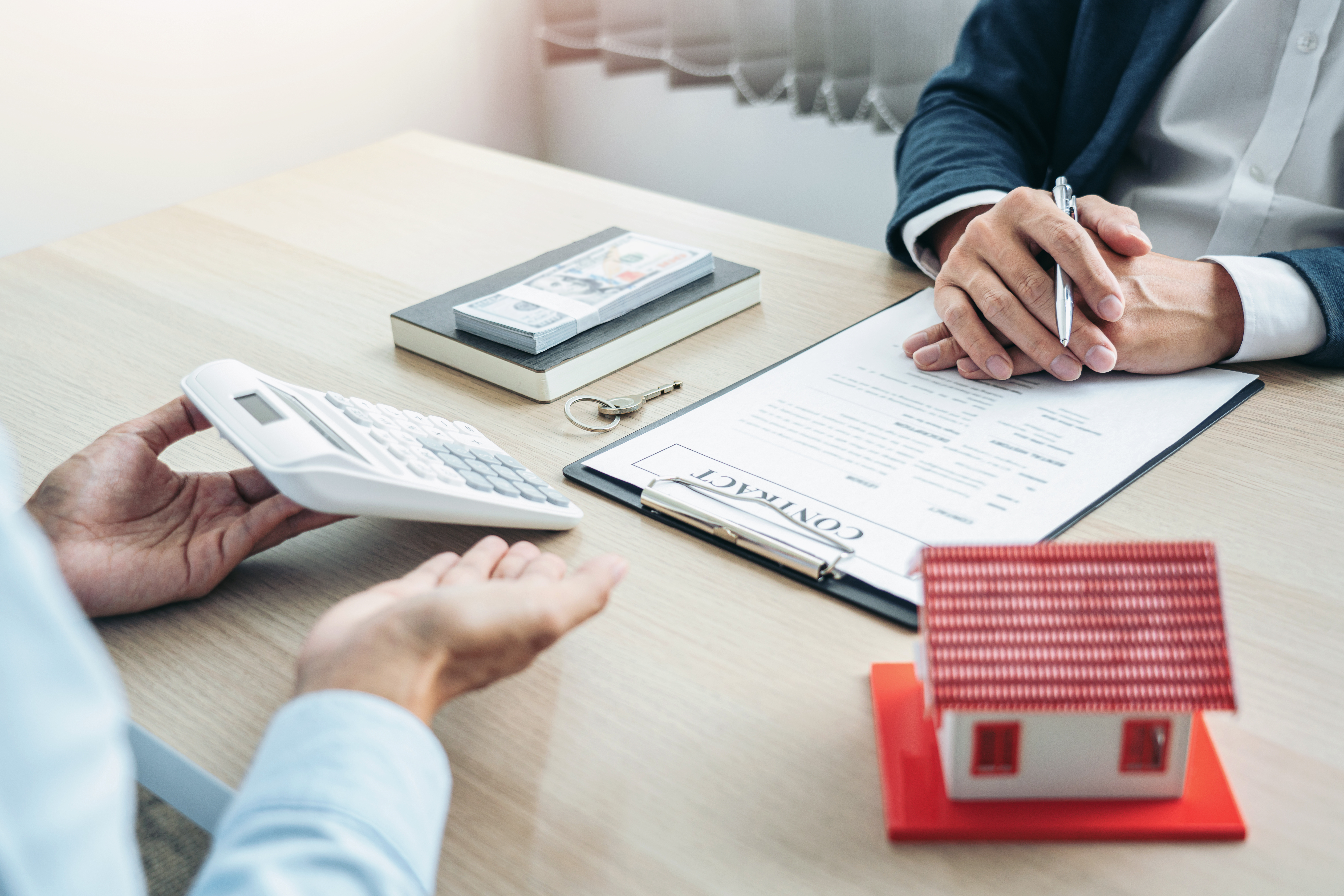 Who Should You Talk to First: A Mortgage Professional or a Real Estate Agent?
